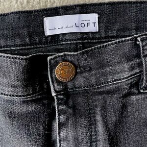 Ann Taylor Loft, modern straight jeans, black - size 6